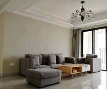 水晶湖郡五期(公寓)4室2厅 13楼 朝南北 整套出租 精装修 付三押一