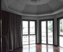 东方高尔夫别墅二期4室2厅 1楼 朝南北 整套出租 豪华装修 付三押一