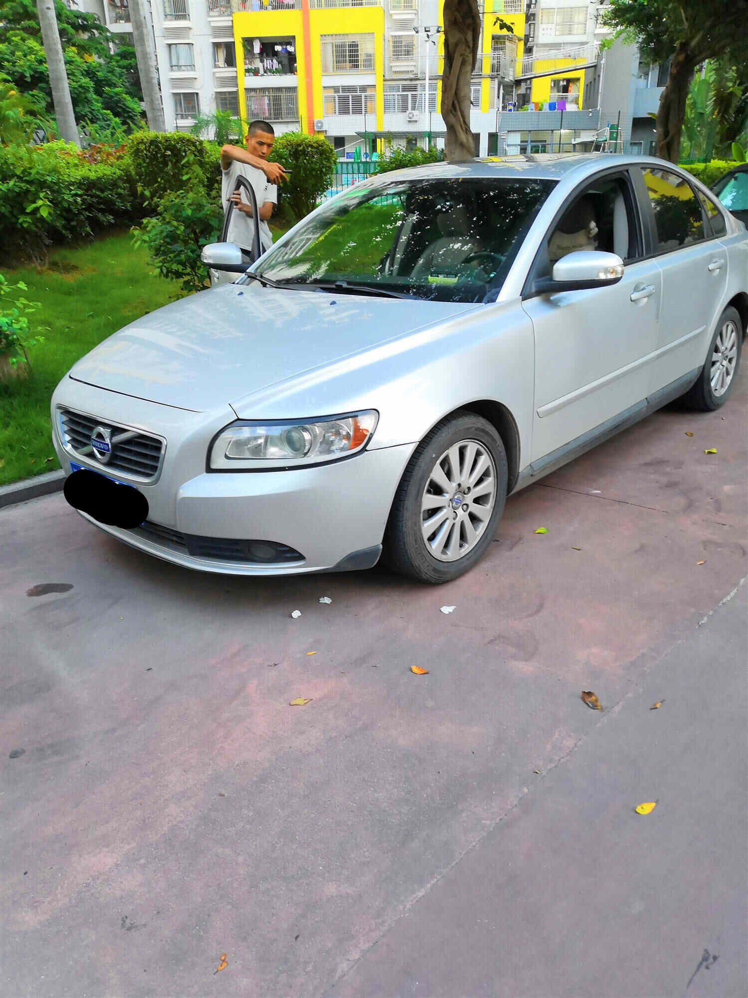 底价出售09智尚版S40轿车,车况很好 底价出售09智尚版S40轿车,车况很好